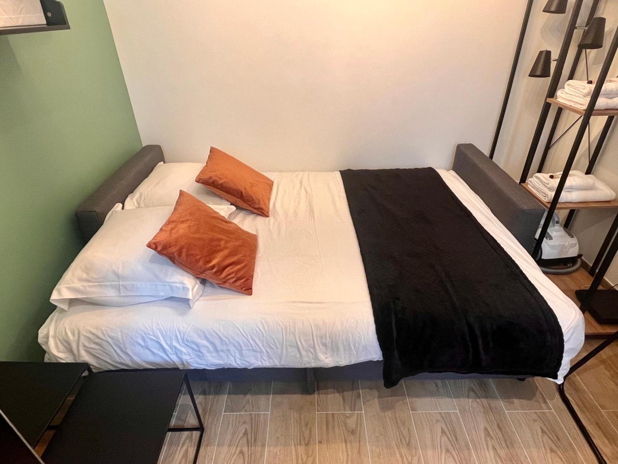Fully Equipped - 4 Mins From The Metro Appartement *