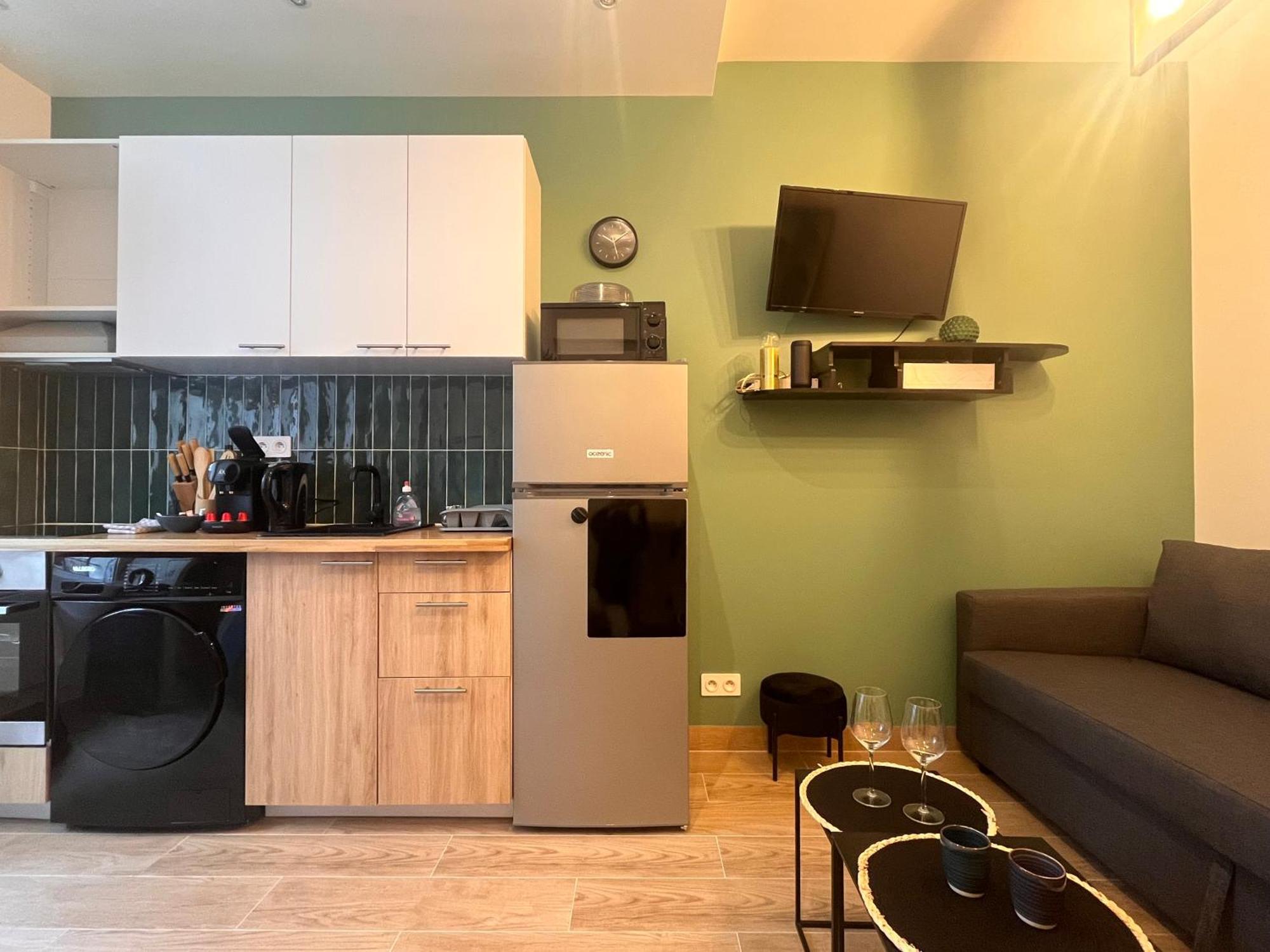 Fully Equipped - 4 Mins From The Metro Appartement *