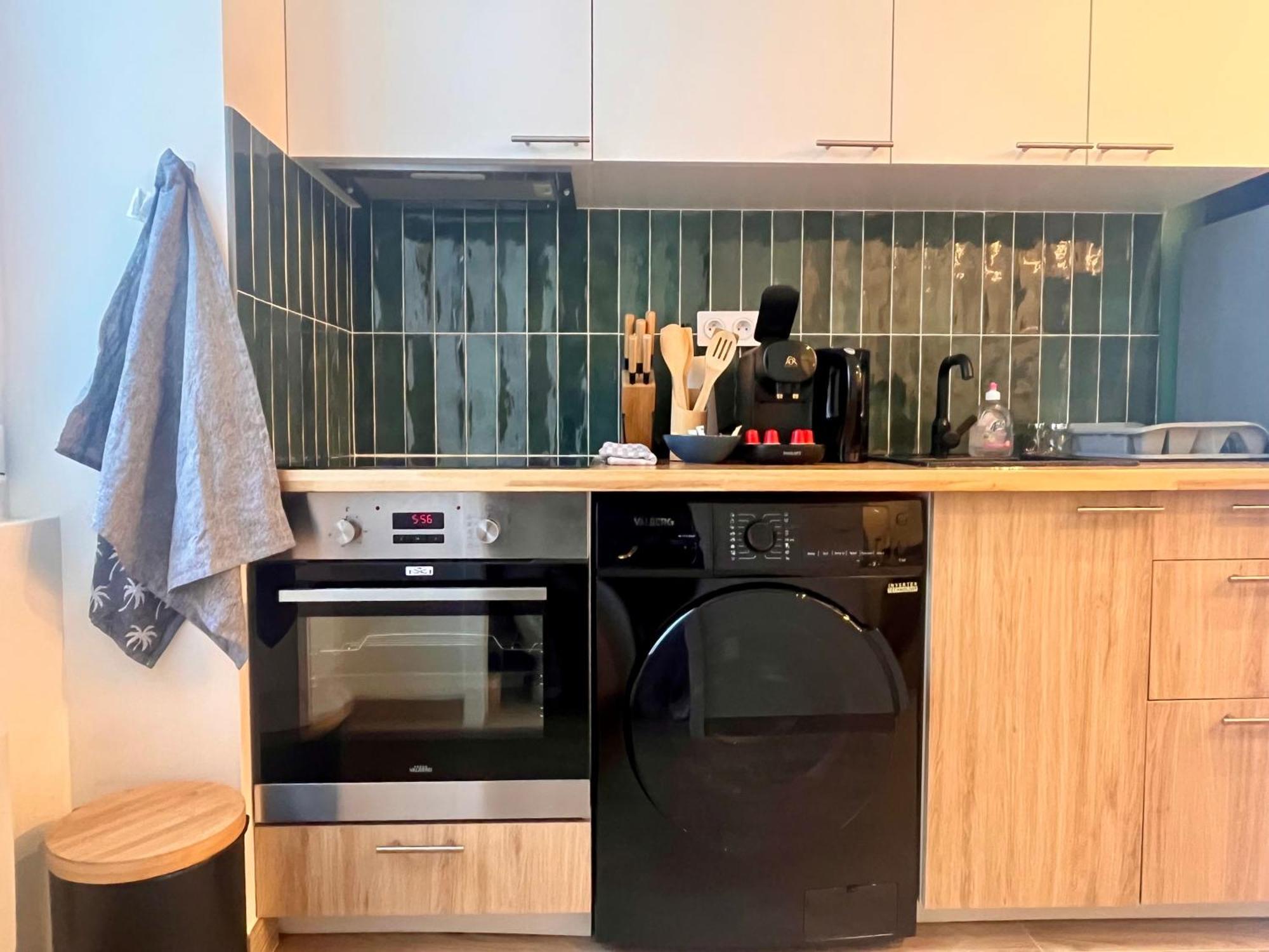 Fully Equipped - 4 Mins From The Metro Appartement *